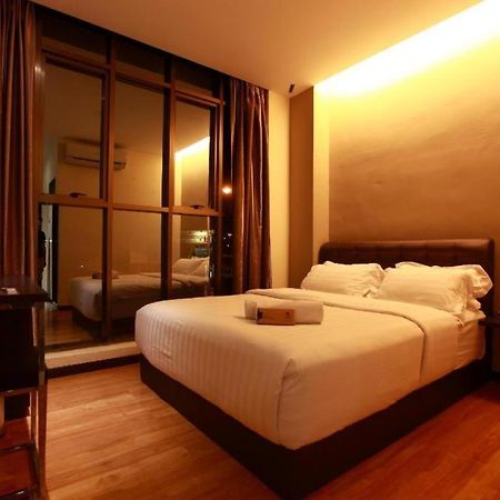 Starz Hotel Keluang Exterior photo