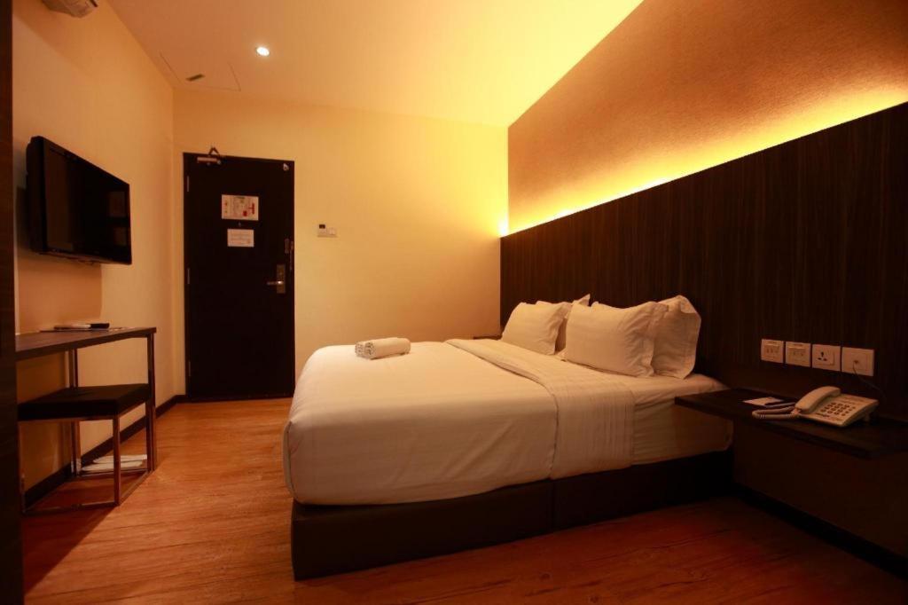 Starz Hotel Keluang Exterior photo