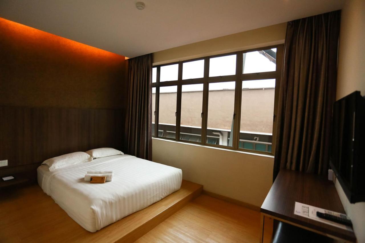 Starz Hotel Keluang Exterior photo